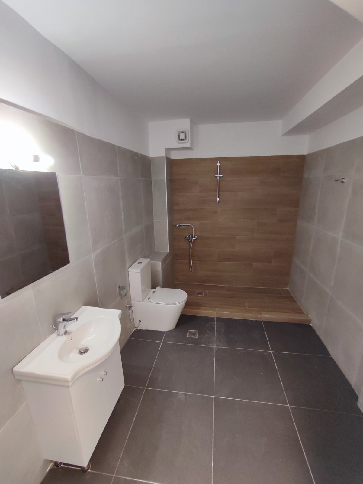 Τοποθέτηση πλακιδίων